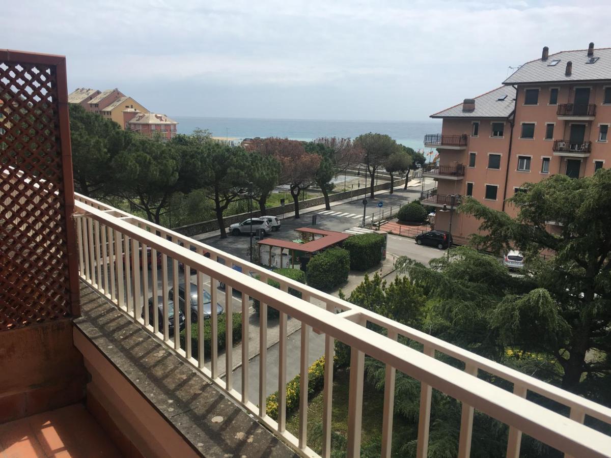 Minerva Apartment Deiva Marina Ngoại thất bức ảnh